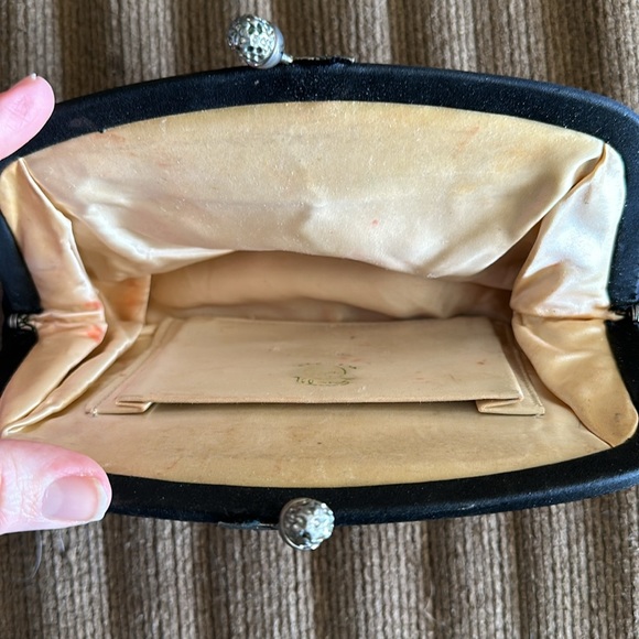 L & M VTG Clutch Purse black satin, satin-lined 1950’s  Mid Century modern - Picture 3 of 14